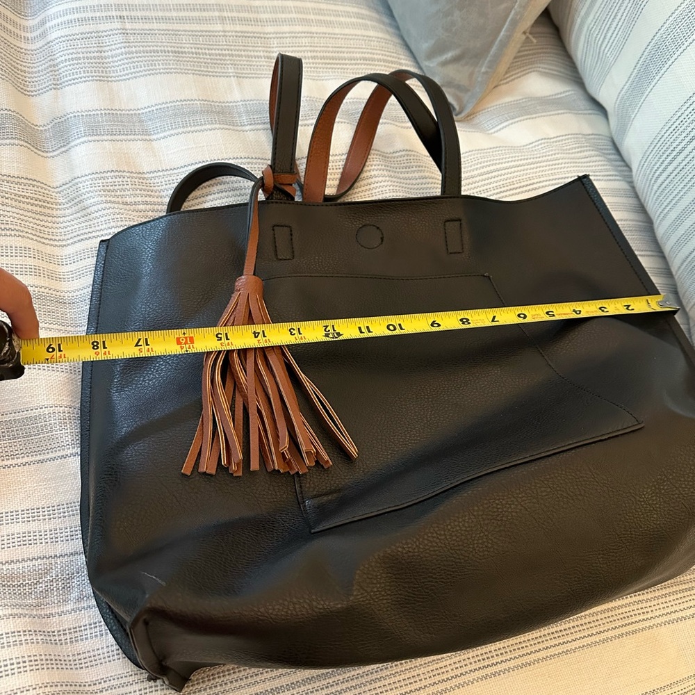 MAKE AN OFFER! 🍁 Lord and Taylor two tone tote - Picture 7 of 10
